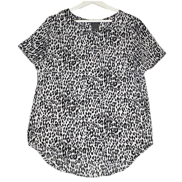 Chelsea & Theodore Leopard White Black Blouse Short Sleeves Scoop Neck Sz M - Picture 1 of 6